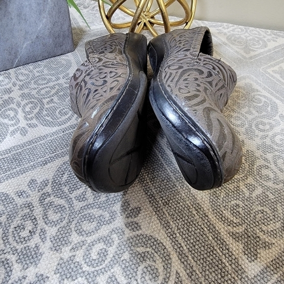 B.O.C. Howell Tooled Leather Flats Loafers Clogs Size 6.5 - Picture 15 of 16